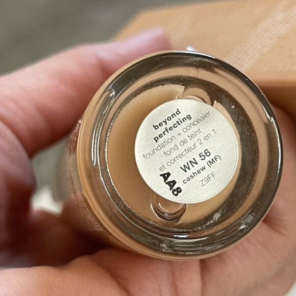 CLINIQUE Beyond Perfecting Foundation + Concealer - NWT - Picture 4 of 7